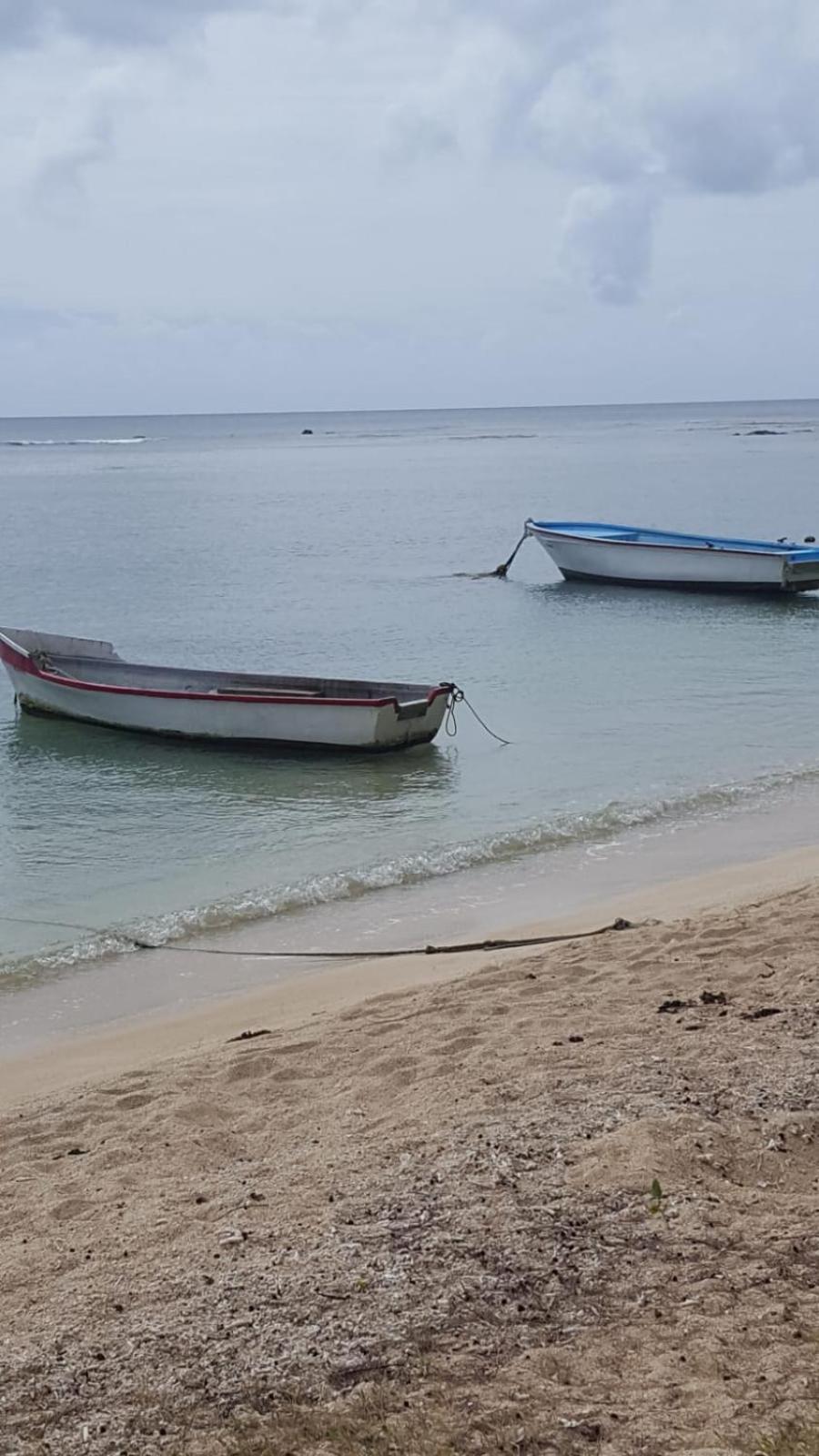 Jolie Villa Santa Avec Piscine Pointe aux Piments Luaran gambar