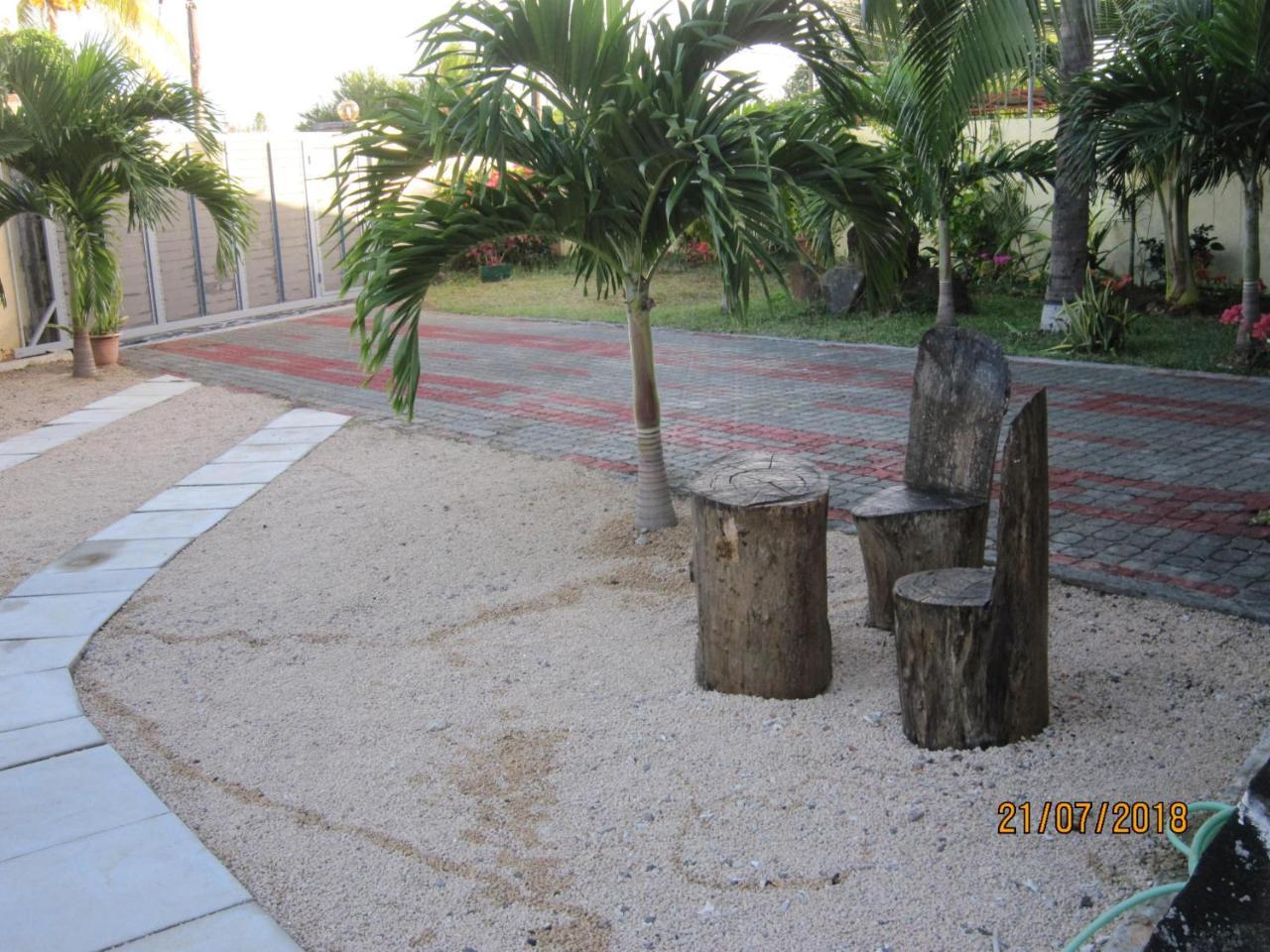 Jolie Villa Santa Avec Piscine Pointe aux Piments Luaran gambar