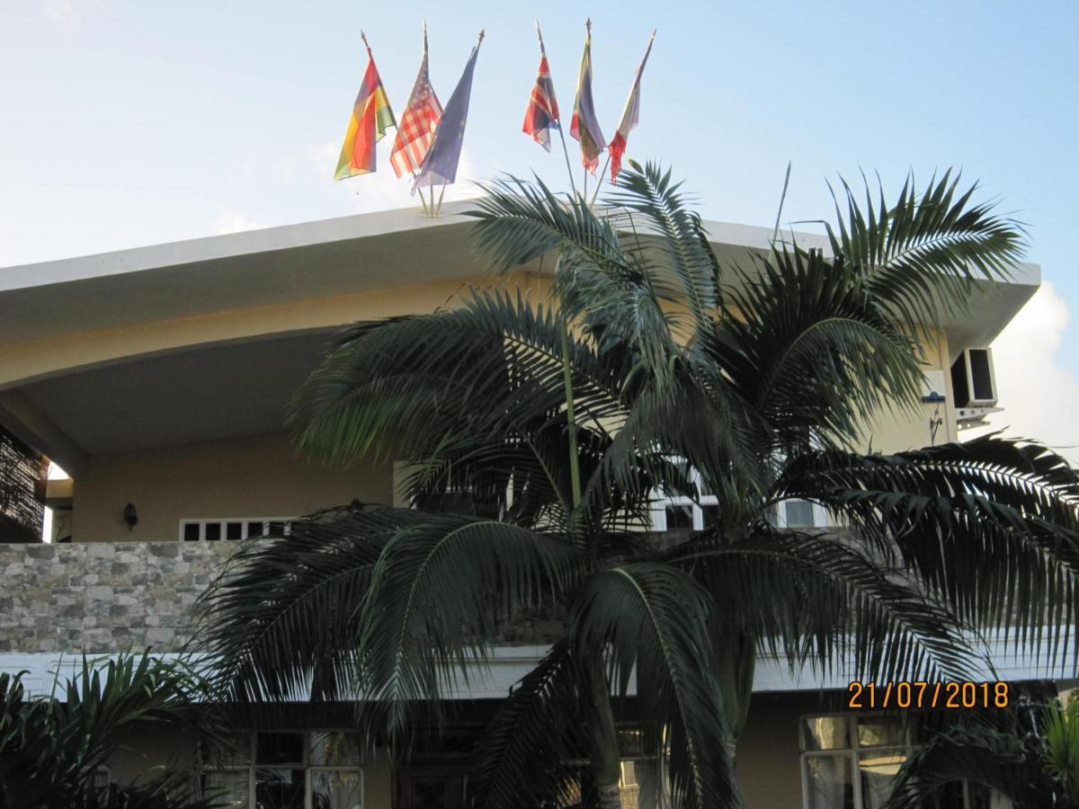 Jolie Villa Santa Avec Piscine Pointe aux Piments Luaran gambar